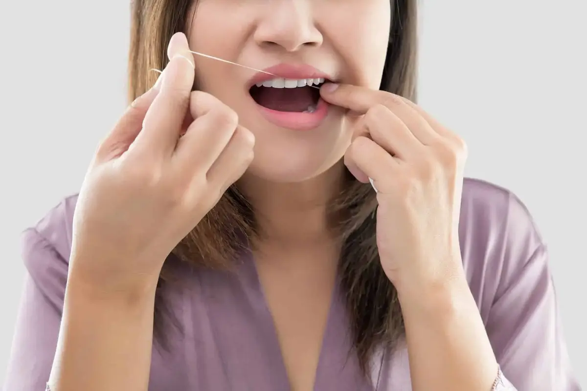 10 common flossing mistakes people make